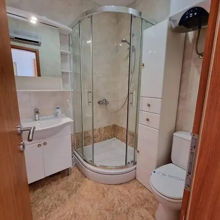 Tonka With Jacuzzi Holiday home