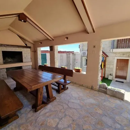 Tonka With Jacuzzi Holiday home *