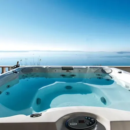 Tonka With Jacuzzi *