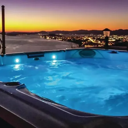 Tonka With Jacuzzi * Podstrana