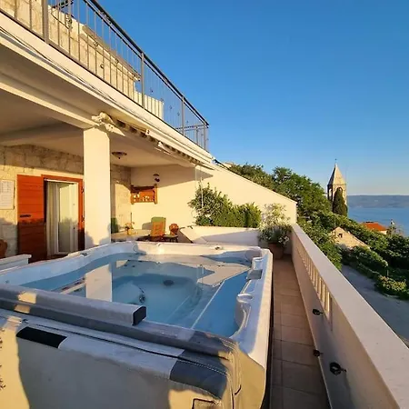 Tonka With Jacuzzi