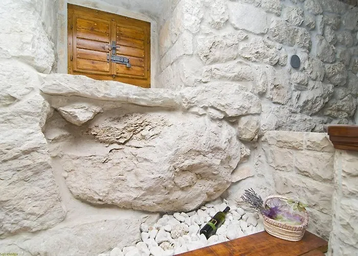 Tonka With Jacuzzi Prázdninový dům Podstrana